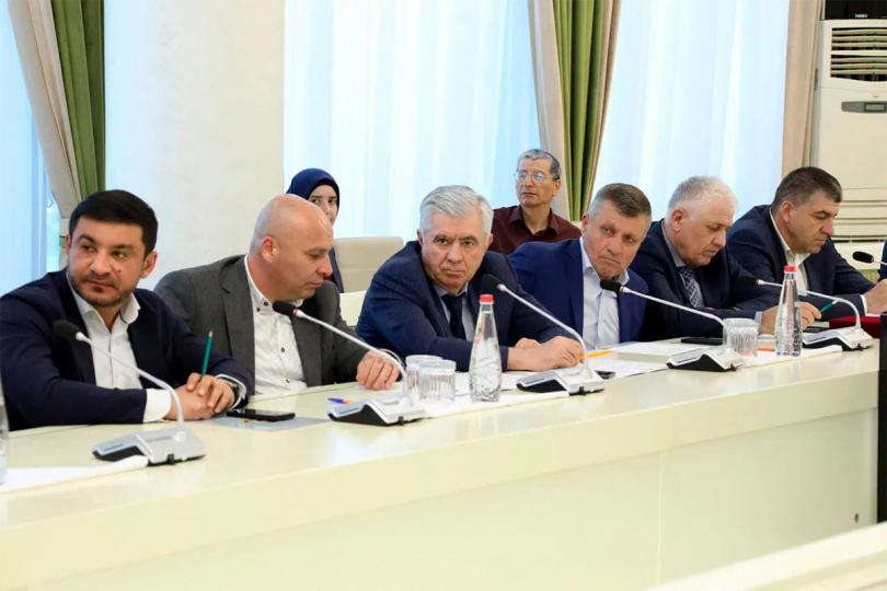 Ахмед Гамзатов принял участие в заседании правления Ассоциации «Совет муниципальных образований»