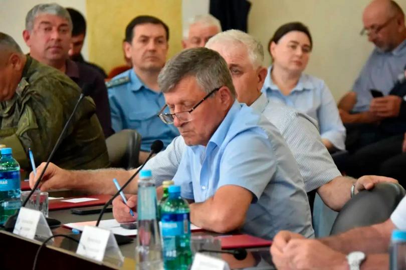 Ахмед Гамзатов принял участие в семинар-совещании по вопросам комплектования Вооружённых сил